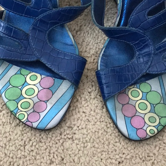 Carlos by Carlos Santana Wedge. Size 7.5.